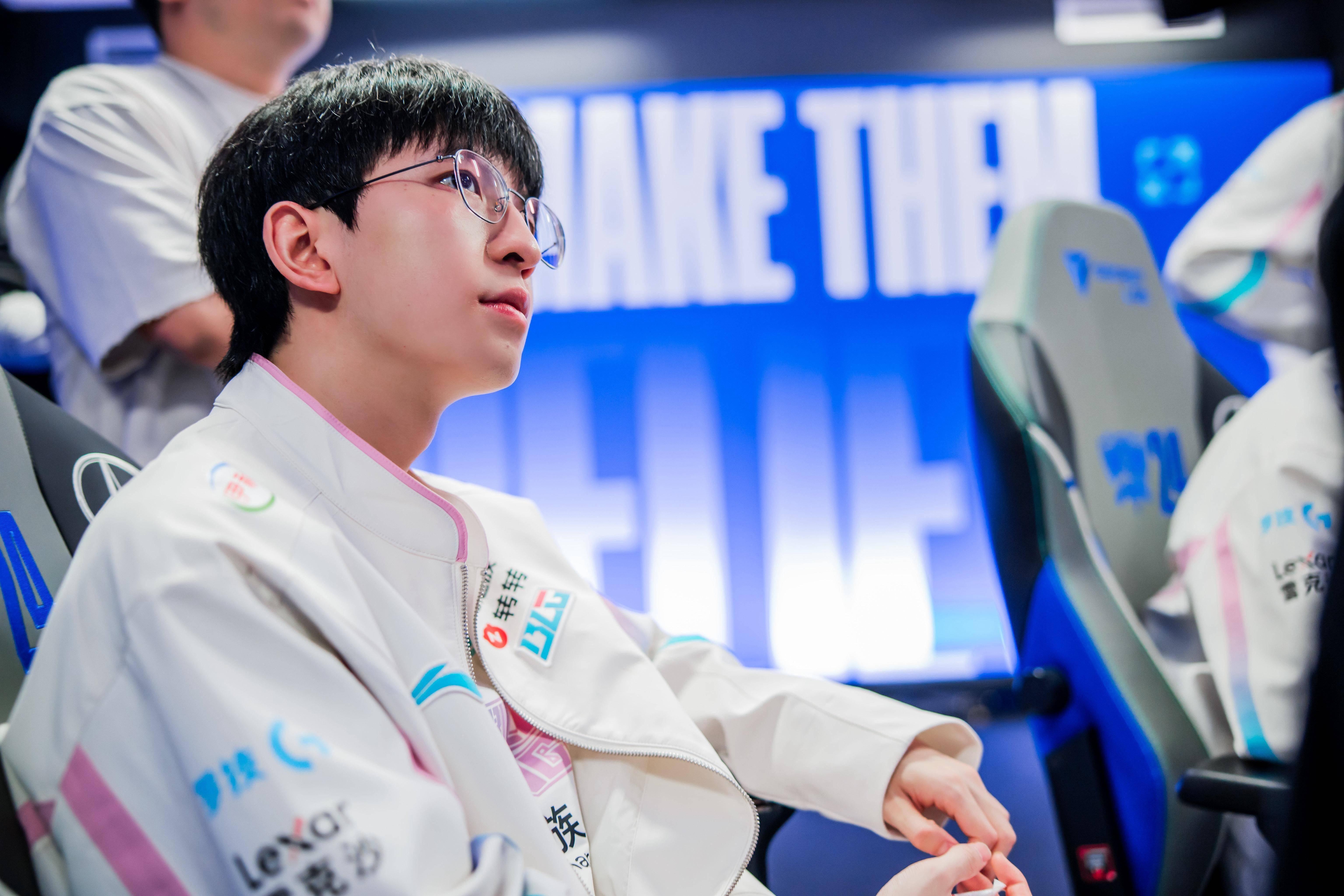 TL碾压BLG，ShowMaker关键团战开团秒人鏖战多局小组赛，成为赛场最大亮点的简单介绍